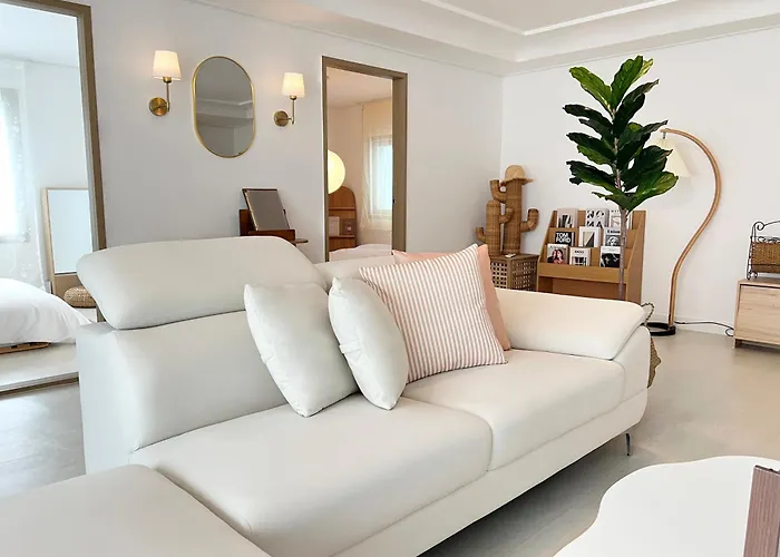 Apartment 멜로우, 나우 광안역5분거리,광안리해수욕장,넓은 주택