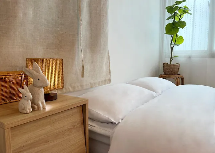 Apartment 멜로우, 나우 광안역5분거리,광안리해수욕장,넓은 주택