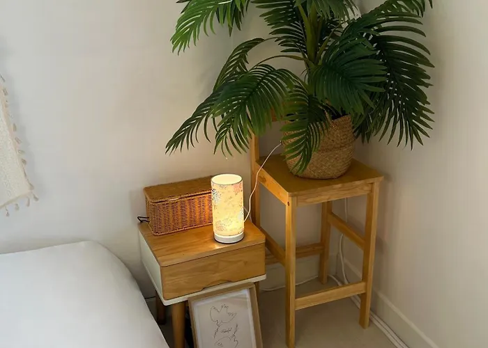 Apartment 멜로우, 나우 광안역5분거리,광안리해수욕장,넓은 주택 Busan